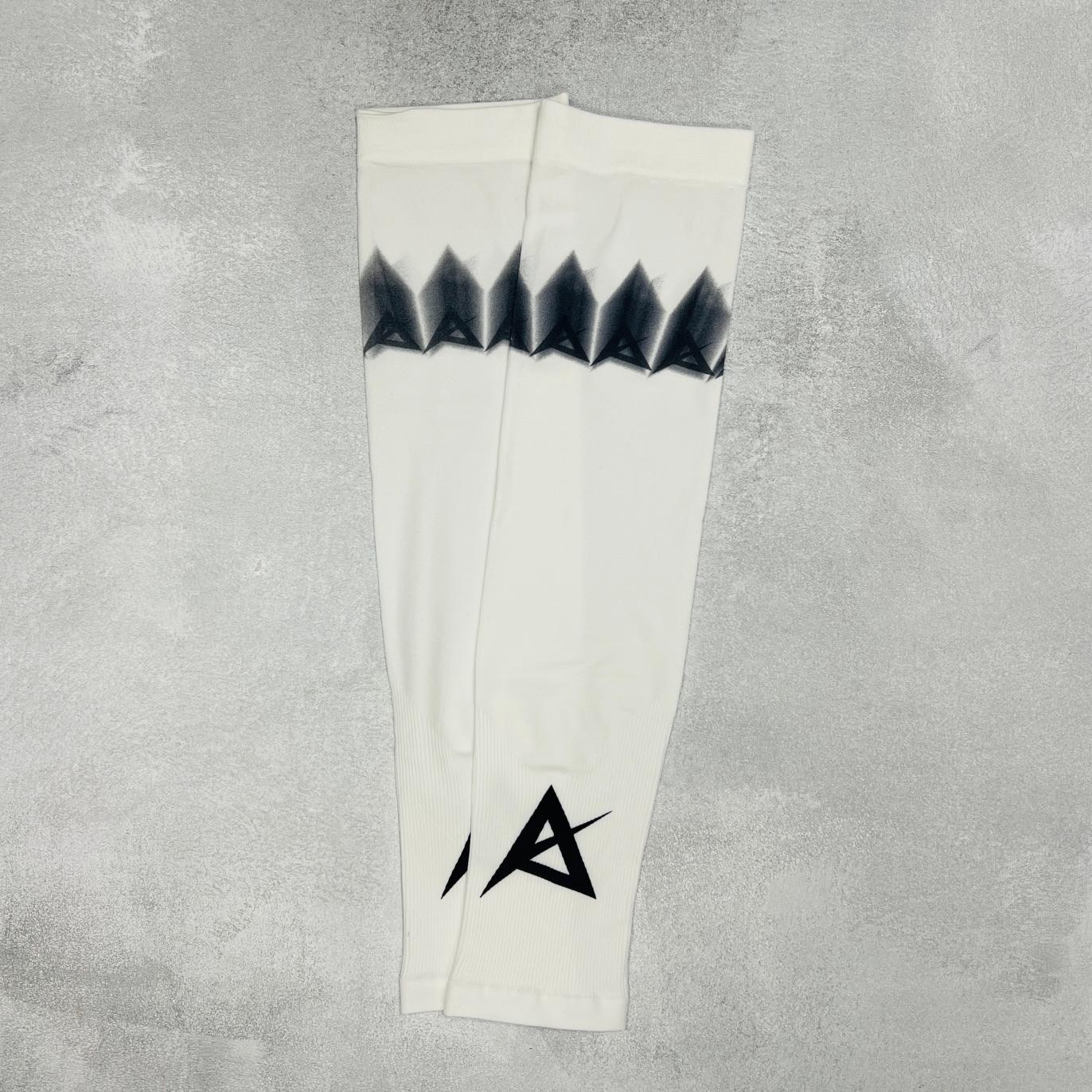 AKIV Flash Lightweight Quick Dry Running Sleeves | White