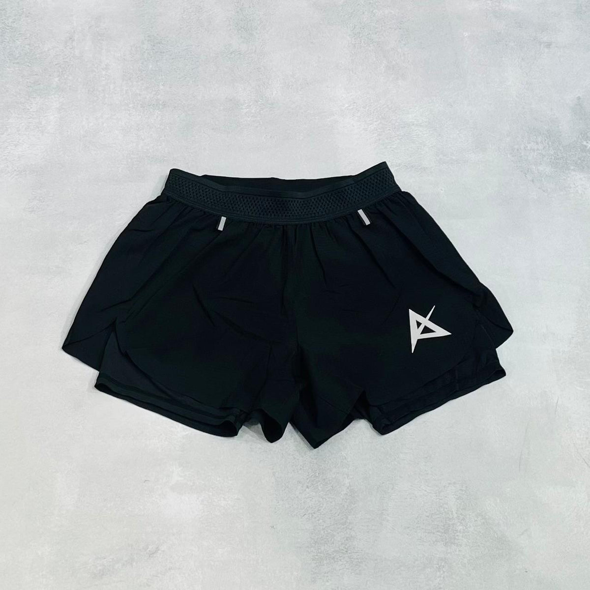 AKIV 2-in-1 Running Shorts 2" with Pockets Unisex | inner tight | Black
AKIV 2合1多功能2"跑步短褲連背袋男女款 | 平腳內膽版 | 黑色