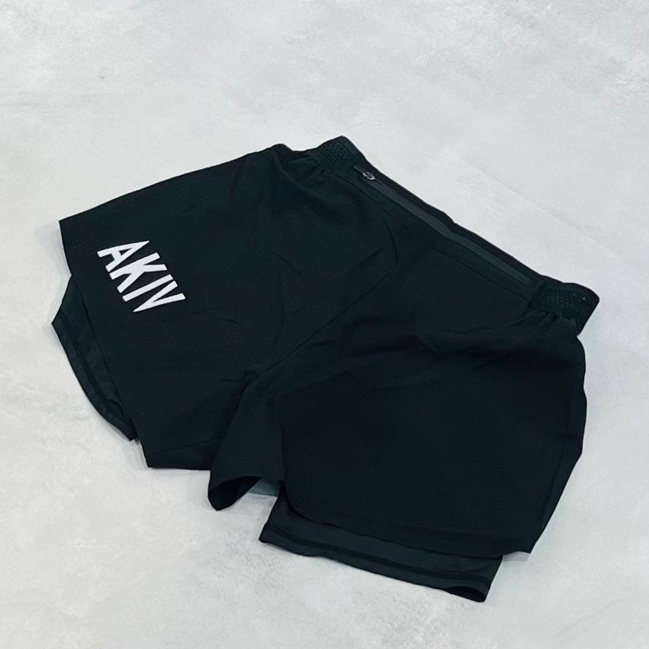 AKIV 2-in-1 Running Shorts 2" with Pockets Unisex | inner tight | Black
AKIV 2合1多功能2"跑步短褲連背袋男女款 | 平腳內膽版 | 黑色