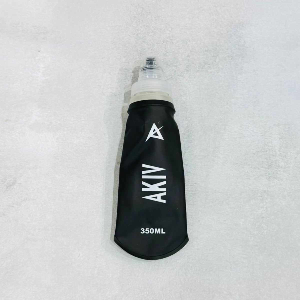 AKIV 2-in-1 Wide Opening Soft Water Flask 350ml | Foldable | Black
AKIV 2-in-1 闊口徑軟水樽 350ml | 扁身版 | 黑色