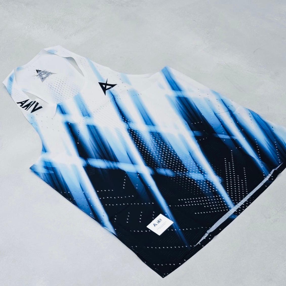 AKIV AeroPro Singlet Unisex | Blue Velocity
AKIV 空力競速背心男女款 | 藍焰光影