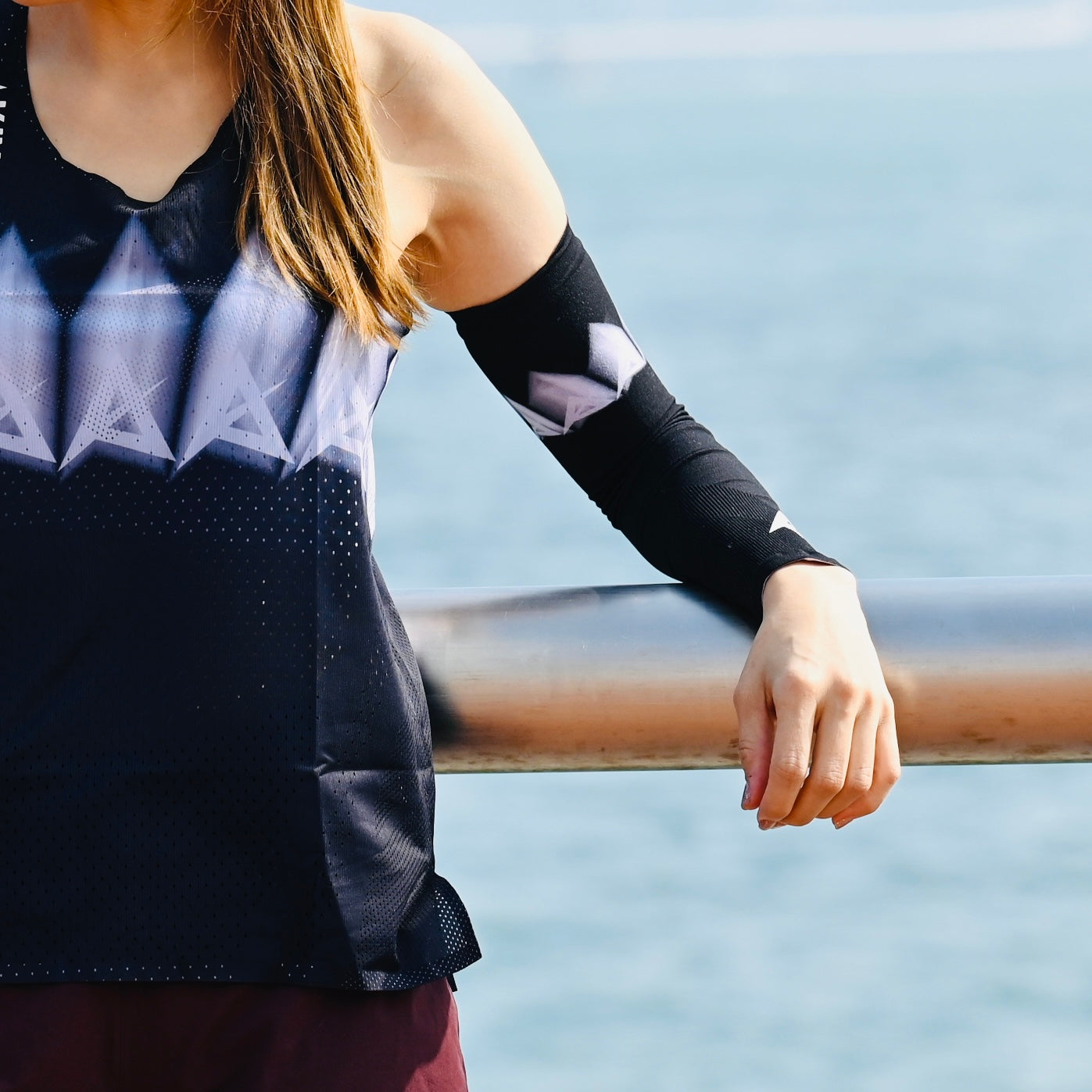 AKIV Flash Lightweight Quick Dry Running Sleeves | Black
