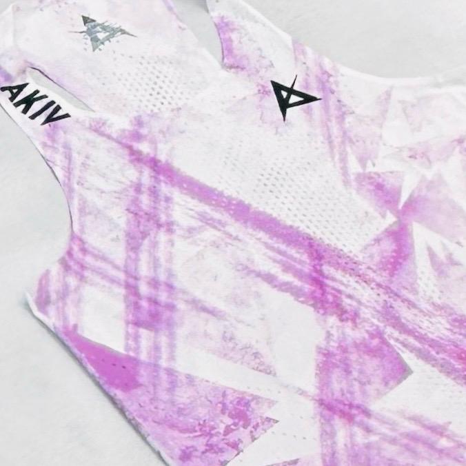 AKIV AeroPro Singlet Unisex | Violet Motion
AKIV 空力競速背心男女款 | 紫光域流線