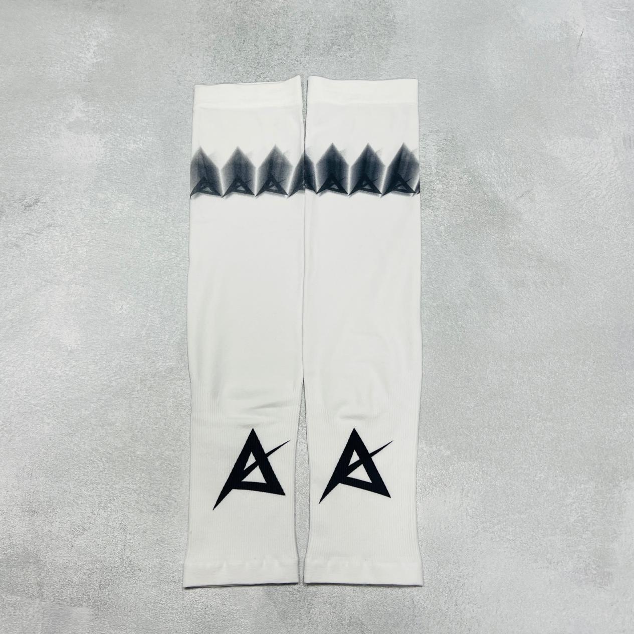 AKIV Flash Lightweight Quick Dry Running Sleeves | White