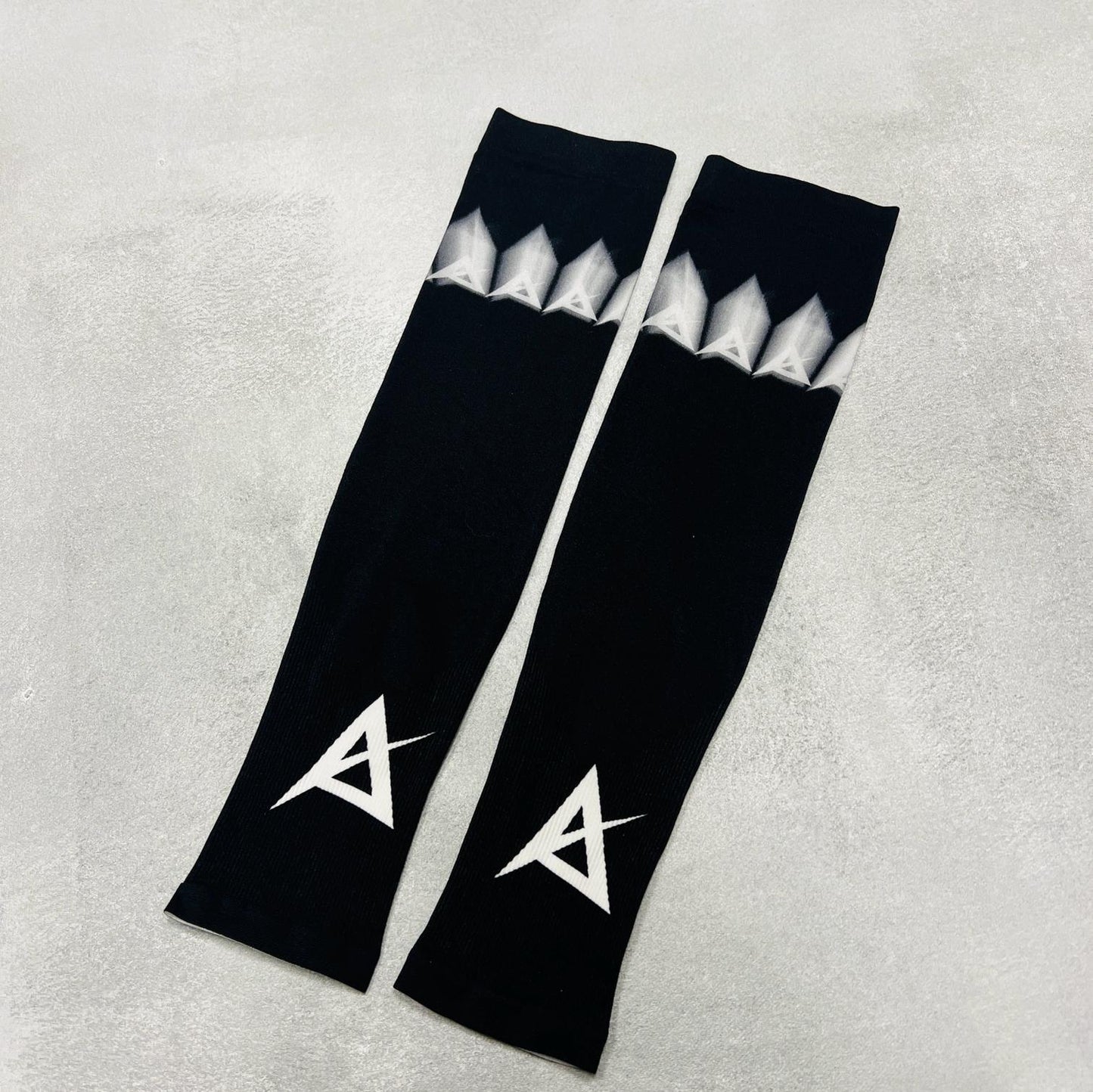 AKIV Flash Lightweight Quick Dry Running Sleeves | Black