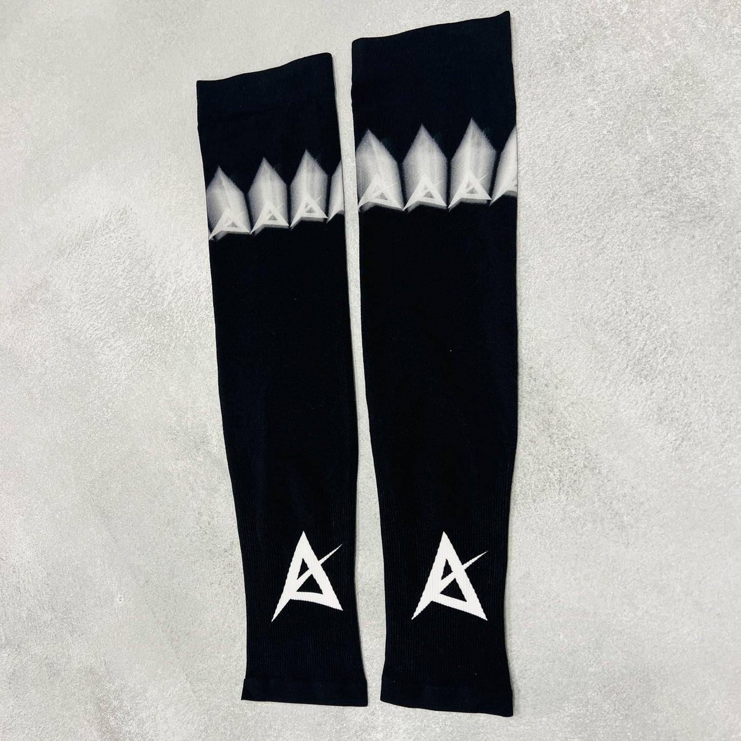 AKIV Flash Lightweight Quick Dry Running Sleeves | Black