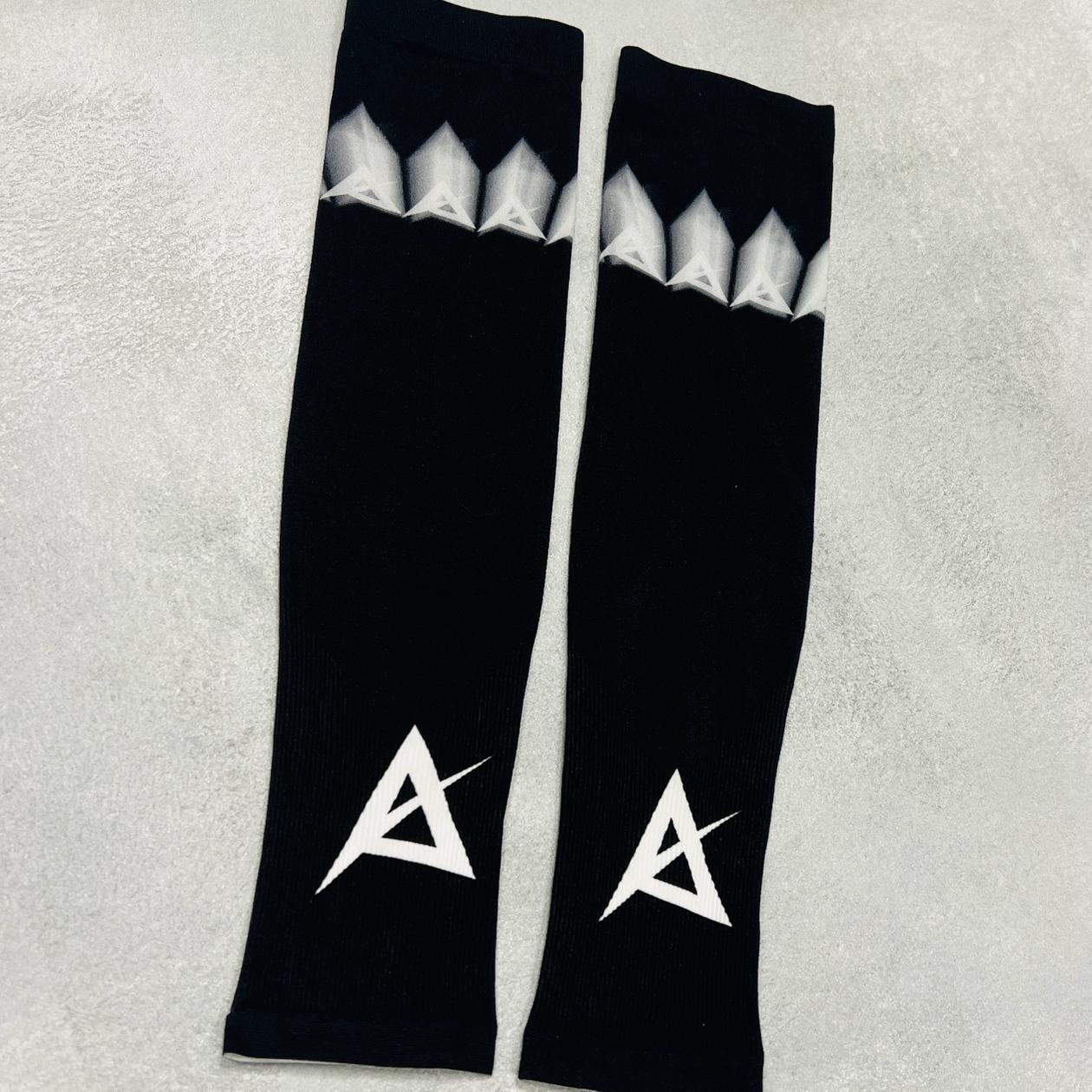 AKIV Flash Lightweight Quick Dry Running Sleeves | Black