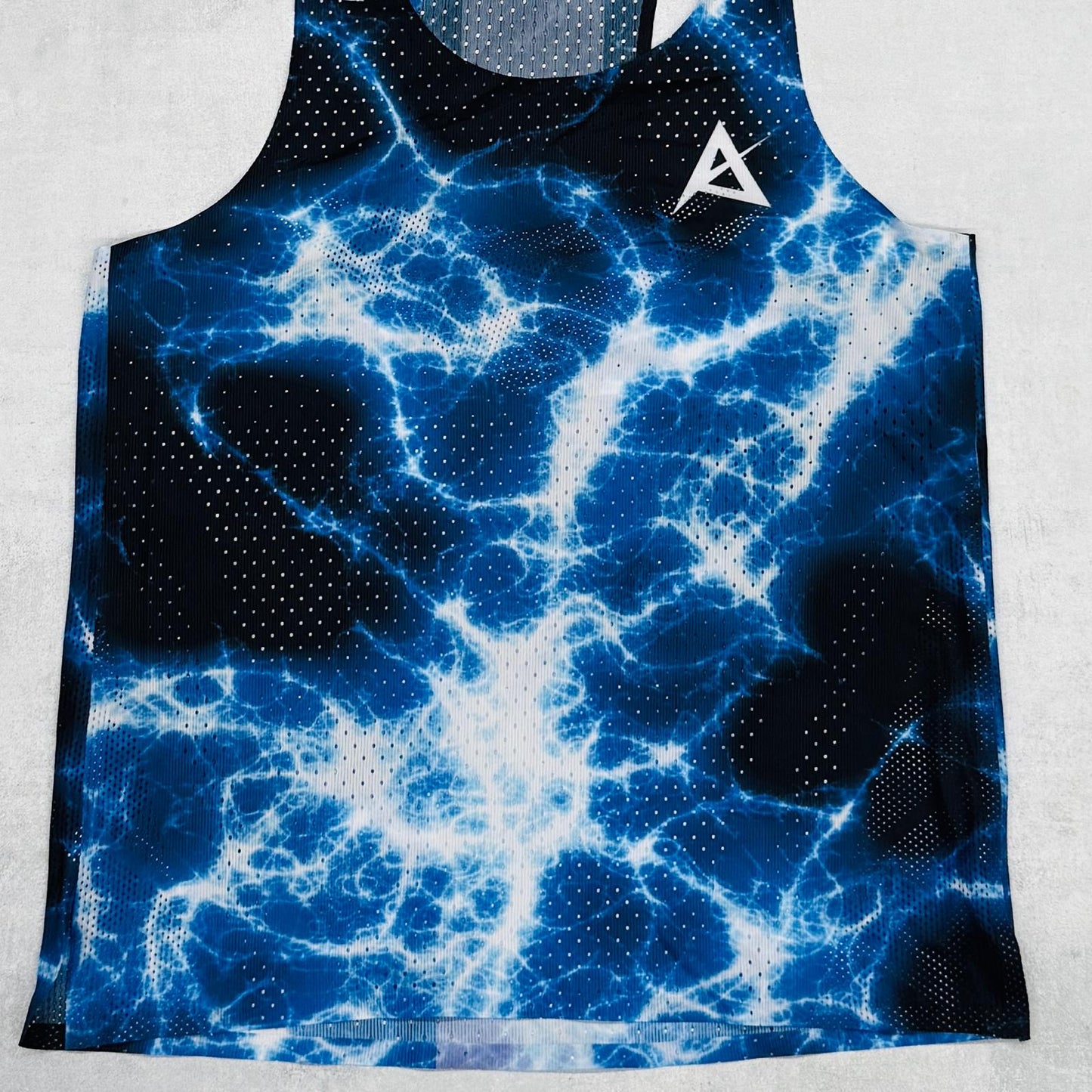 AKIV Elite Singlet Unisex | Lightning Blue
AKIV 精英比賽背心男女款 | 藍閃電