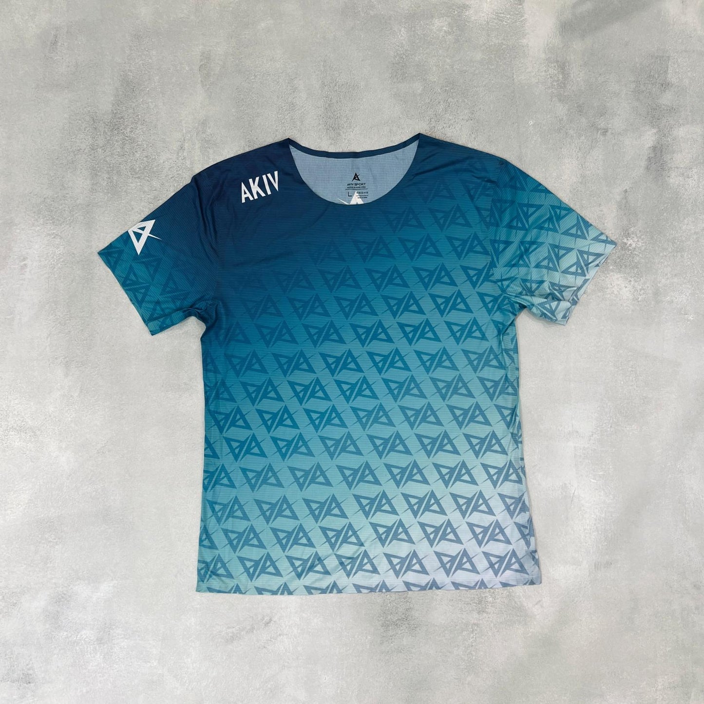 AKIV Ultralight Training T-Shirt Unisex | Fresh Lake Reflection
AKIV 超輕訓練T恤男女款 | 清新湖影