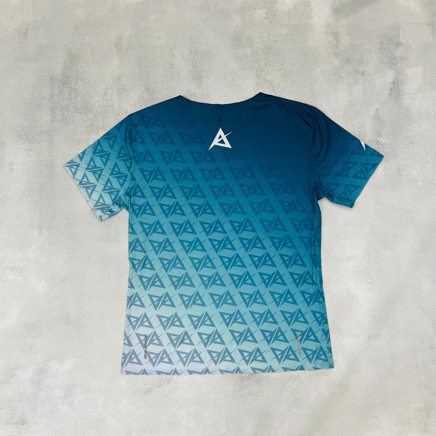 AKIV Ultralight Training T-Shirt Unisex | Fresh Lake Reflection
AKIV 超輕訓練T恤男女款 | 清新湖影