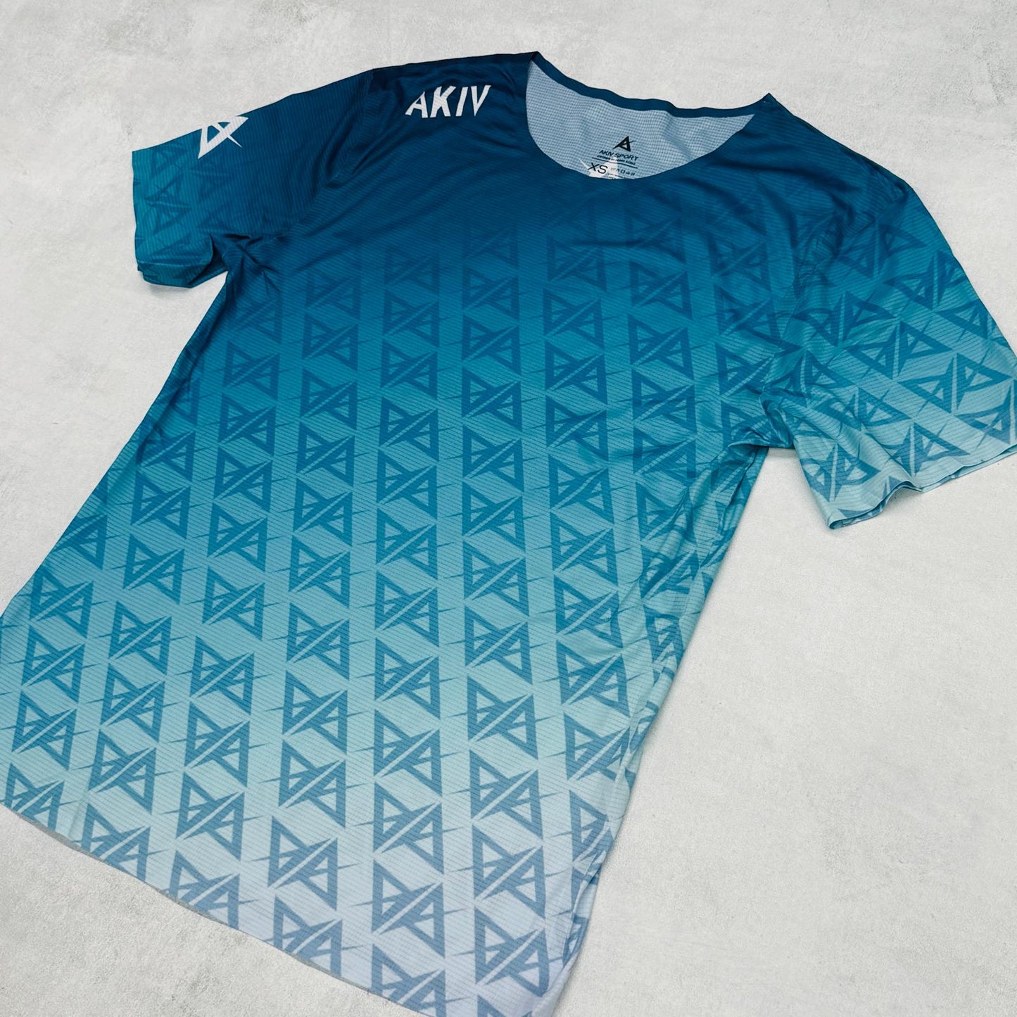 AKIV Ultralight Training T-Shirt Unisex | Fresh Lake Reflection
AKIV 超輕訓練T恤男女款 | 清新湖影