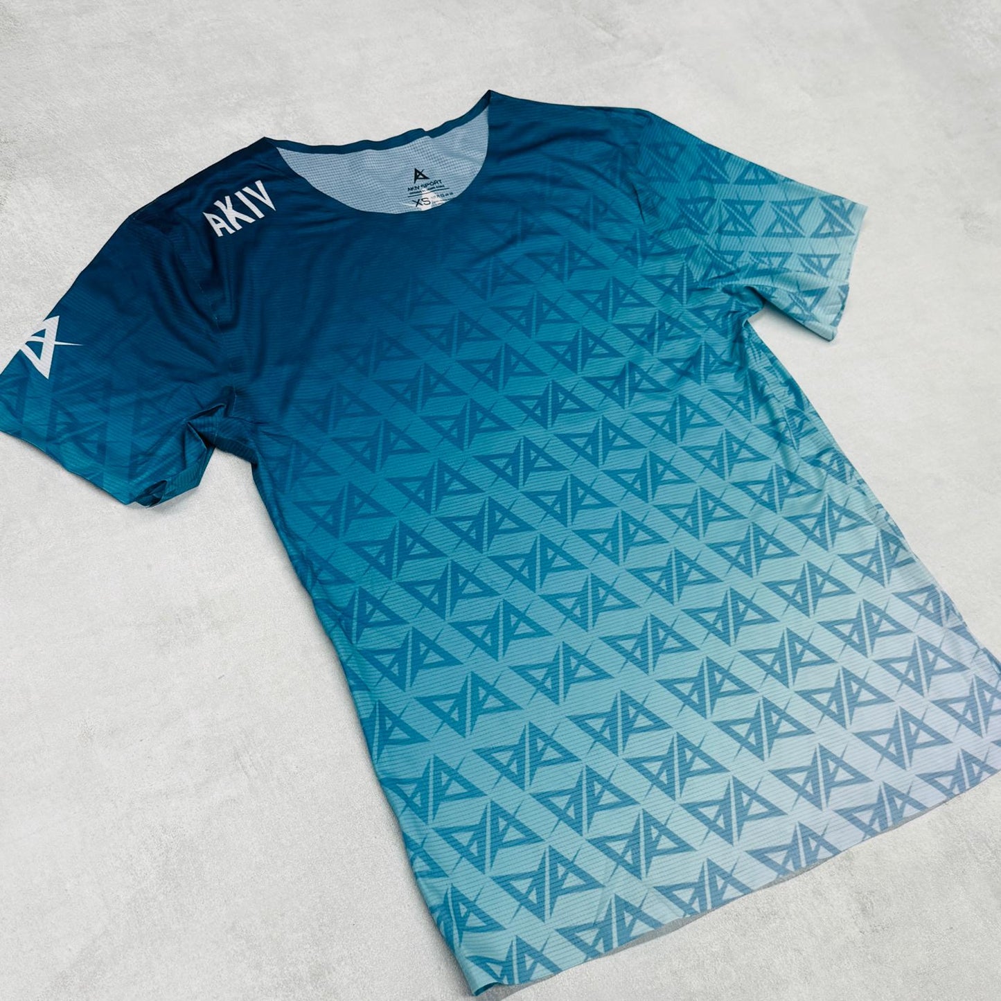 AKIV Ultralight Training T-Shirt Unisex | Fresh Lake Reflection
AKIV 超輕訓練T恤男女款 | 清新湖影