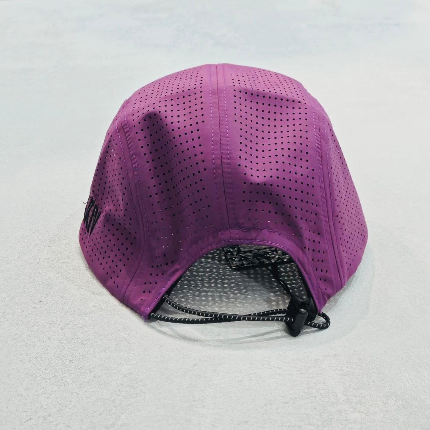 AKIV Running Pro Magic Purple Cap | Embroidery Special Edition
AKIV 輕盈透汗魔幻紫色運動帽 | 刺繡特別版