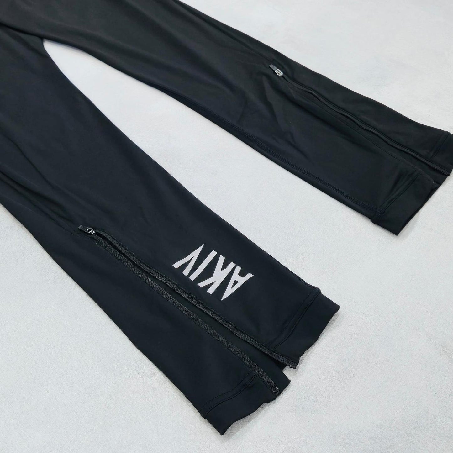 AKIV Quick Dry Multi-Pocket Running Long Pant Unisex | Black
AKIV 快乾多功能跑步長褲男女款 | 黑色