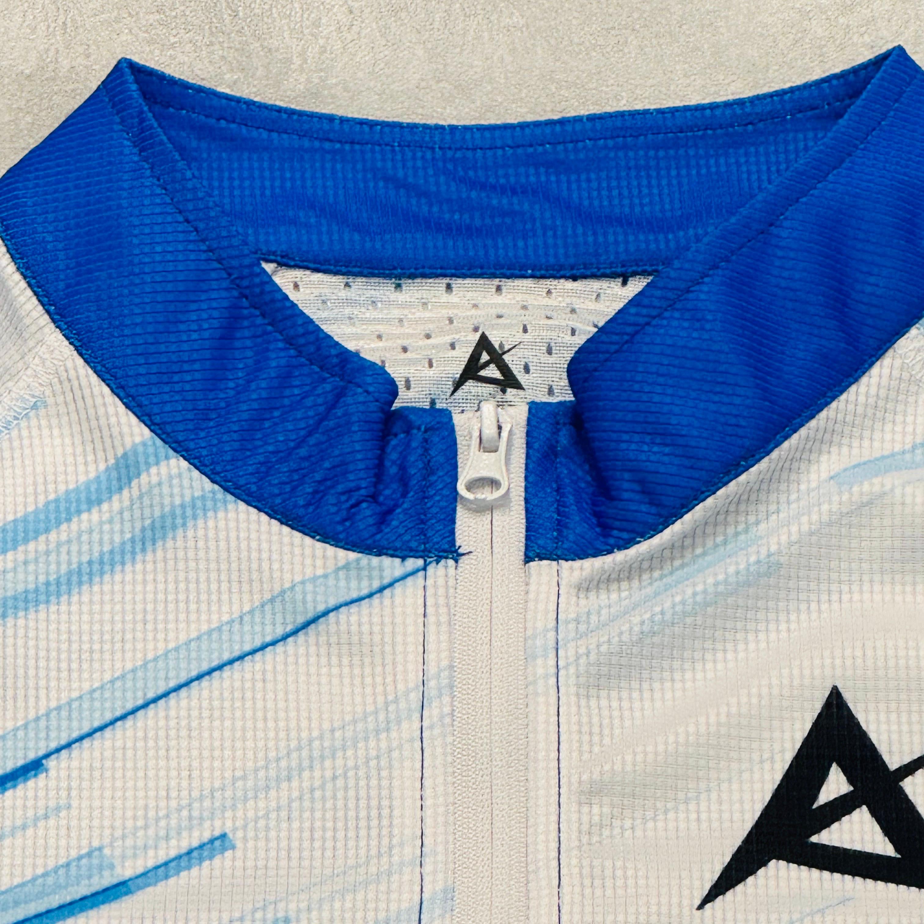 AKIV 3D Orienteering Pro Cut Race Tee | Stormline Velocity
AKIV 3D定向專業 Pro Cut 競速T恤 | 疾風流線
