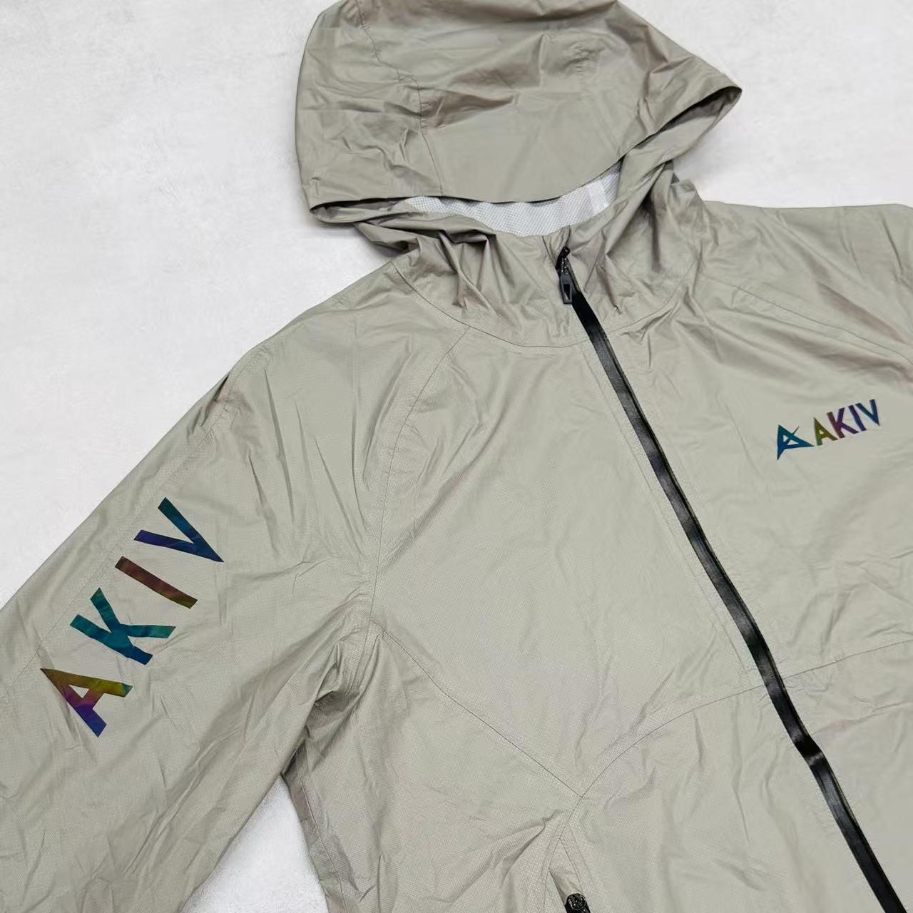 AKIV Stratus 20K Shell Packable Jacket Unisex | Greige
AKIV 雲跡 20K 機能收納式風褸男女款 | 霧灰卡其