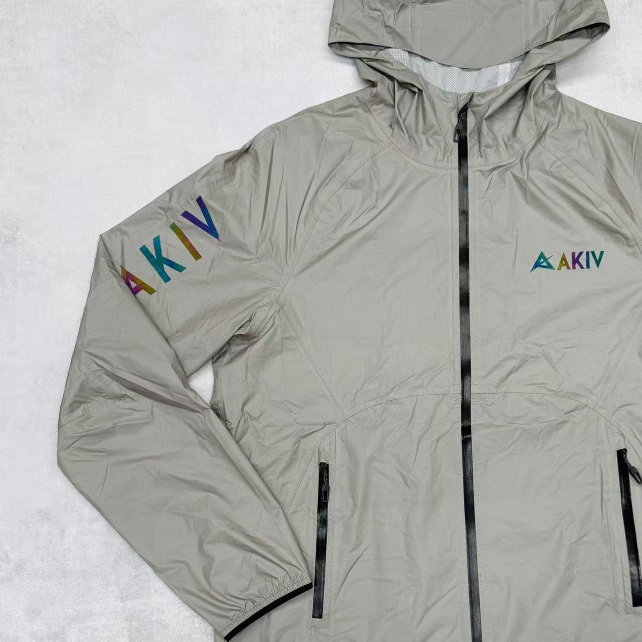 AKIV Stratus 20K Shell Packable Jacket Unisex | Greige
AKIV 雲跡 20K 機能收納式風褸男女款 | 霧灰卡其