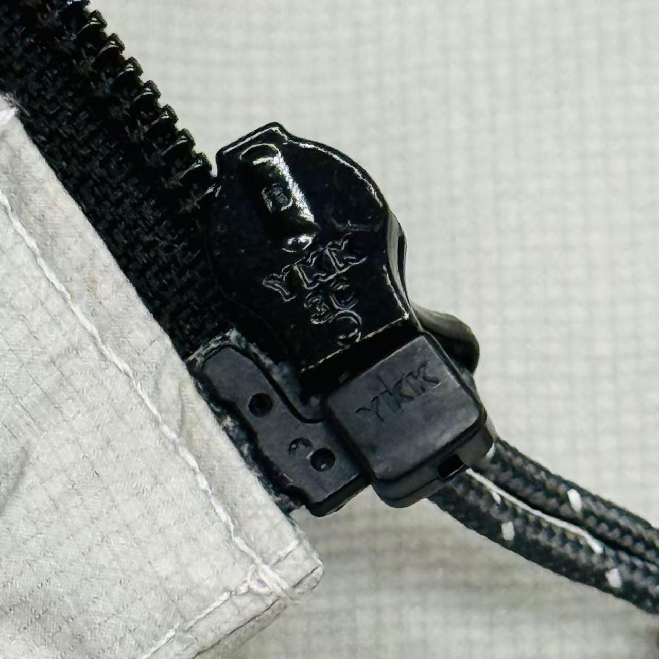 AKIV Stratus 20K Shell Packable Jacket Unisex | Greige
AKIV 雲跡 20K 機能收納式風褸男女款 | 霧灰卡其