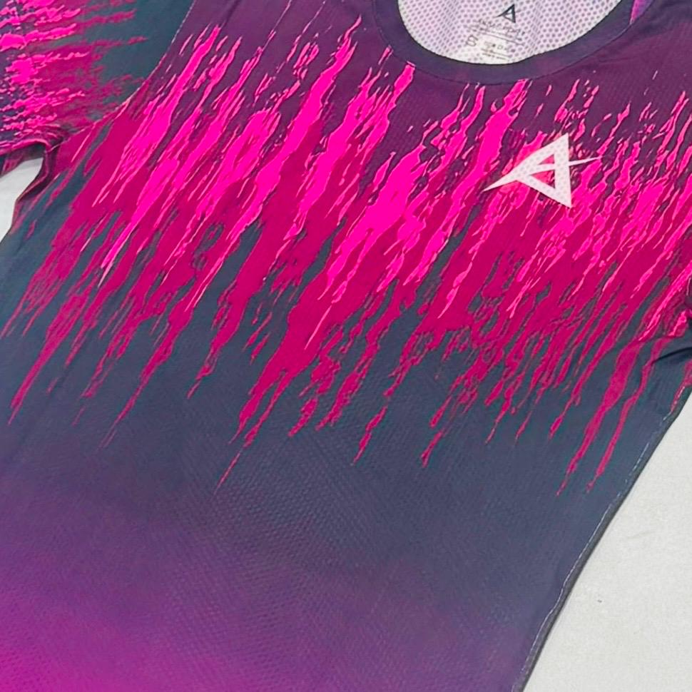 AKIV Ultralight Training T-Shirt Unisex | Inferno Veil
AKIV 超輕訓練T恤男女款 | 熾焰影幕