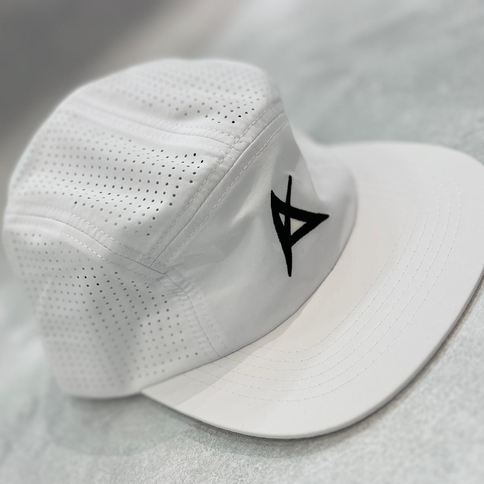 AKIV Running Pro White Cap (Embroidery Special Edition AKIV 輕盈透汗白色運動帽(刺繡特別版)