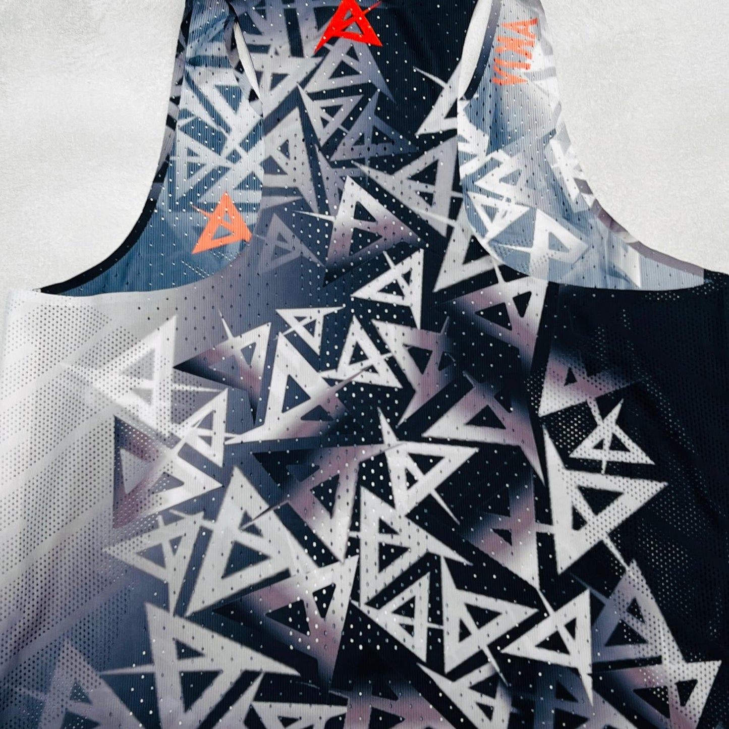 AKIV Elite Singlet Unisex | Black Magic
AKIV 精英比賽背心男女款 | 黑色魔力