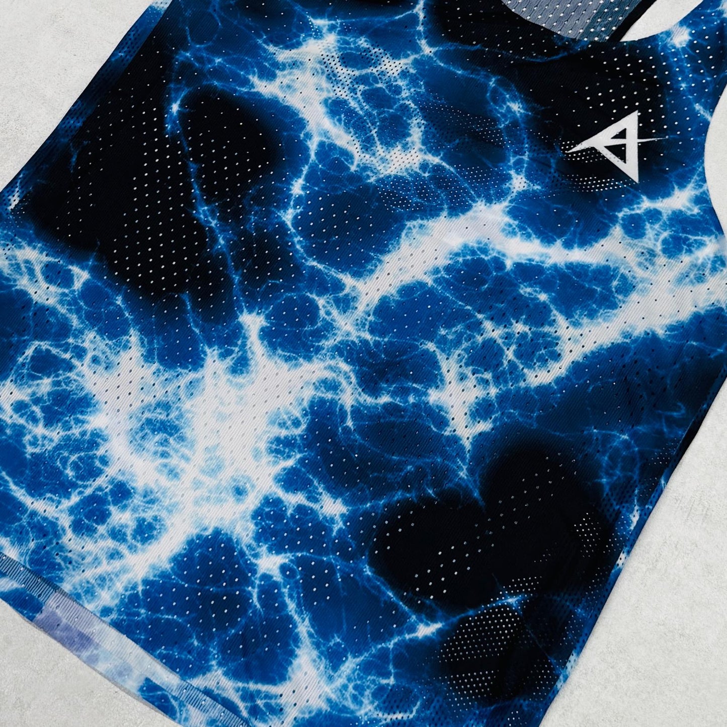 AKIV Elite Singlet Unisex | Lightning Blue
AKIV 精英比賽背心男女款 | 藍閃電