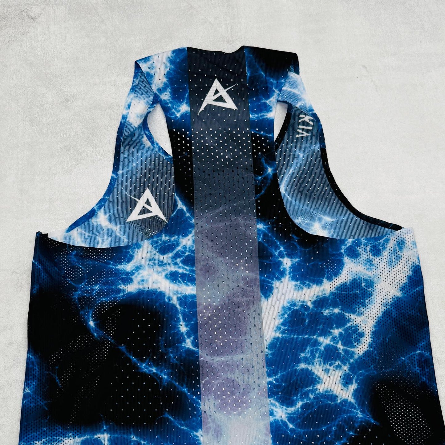 AKIV Elite Singlet Unisex | Lightning Blue
AKIV 精英比賽背心男女款 | 藍閃電