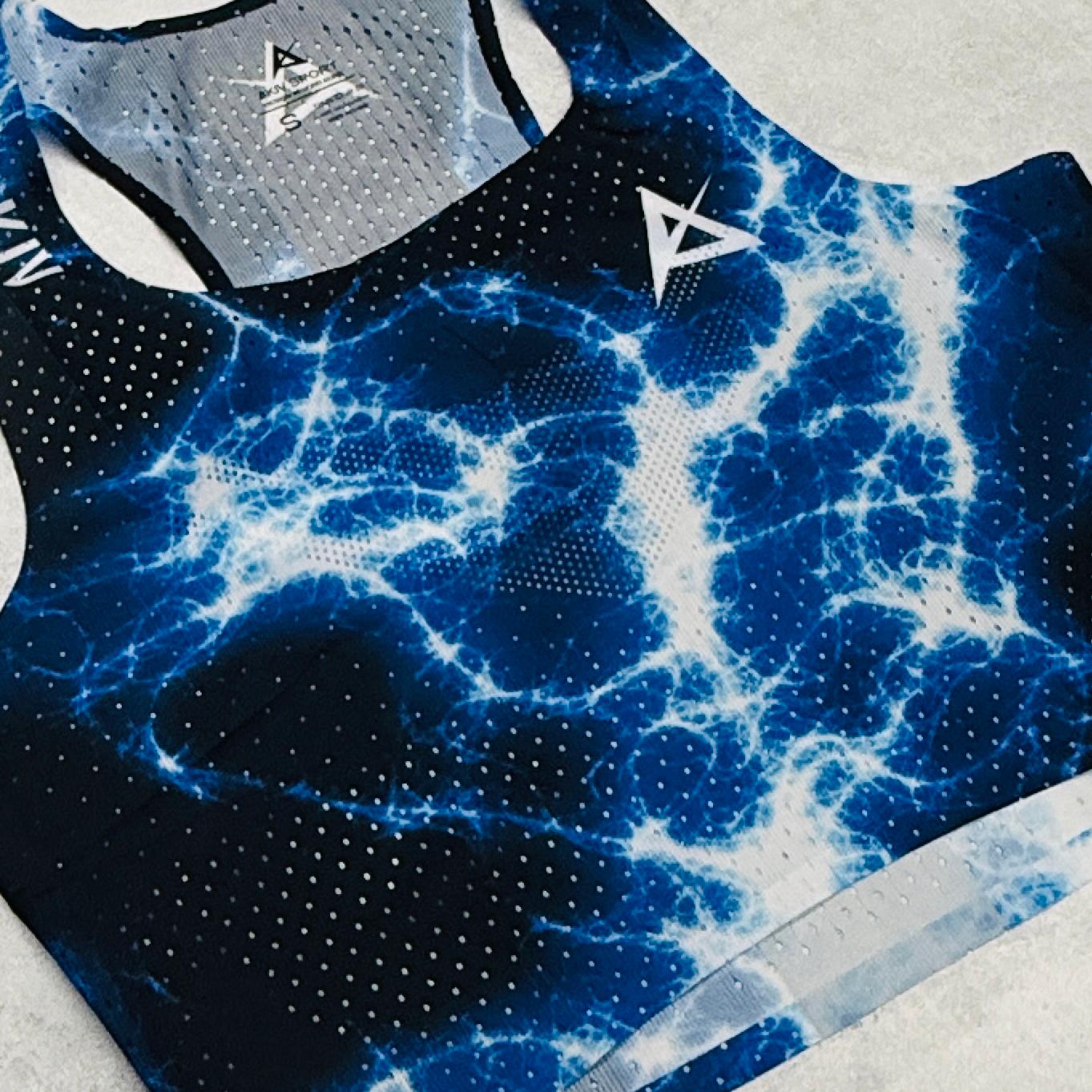 AKIV Elite Top Women | Lightning Blue
AKIV 精英比賽短版背心女裝 | 藍閃電