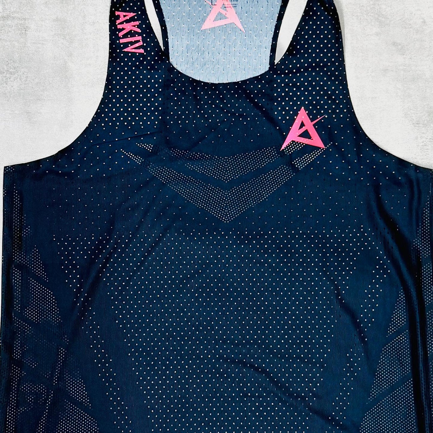 AKIV Elite Royal Blue Singlet Unisex | Hot Pink
AKIV 精英寶藍色比賽背心男女款 | 螢光粉紅