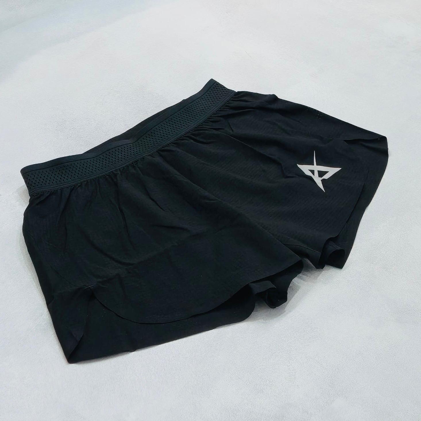 AKIV 2" Running Shorts with Pocket Unisex | Triangular inner | Black
AKIV 2"跑步褲連背袋男女款 | 三角內膽版 | 黑色