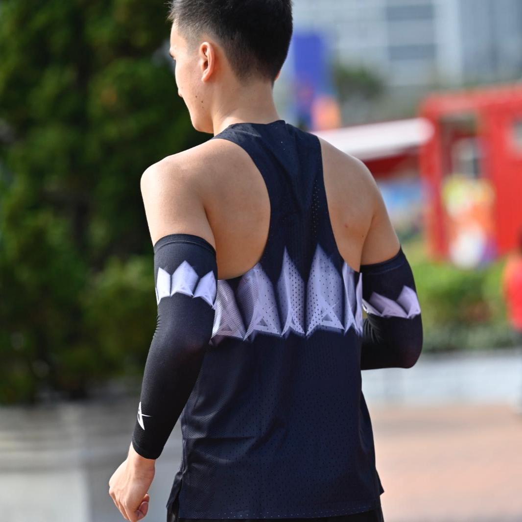 AKIV Flash Lightweight Quick Dry Running Sleeves | Black