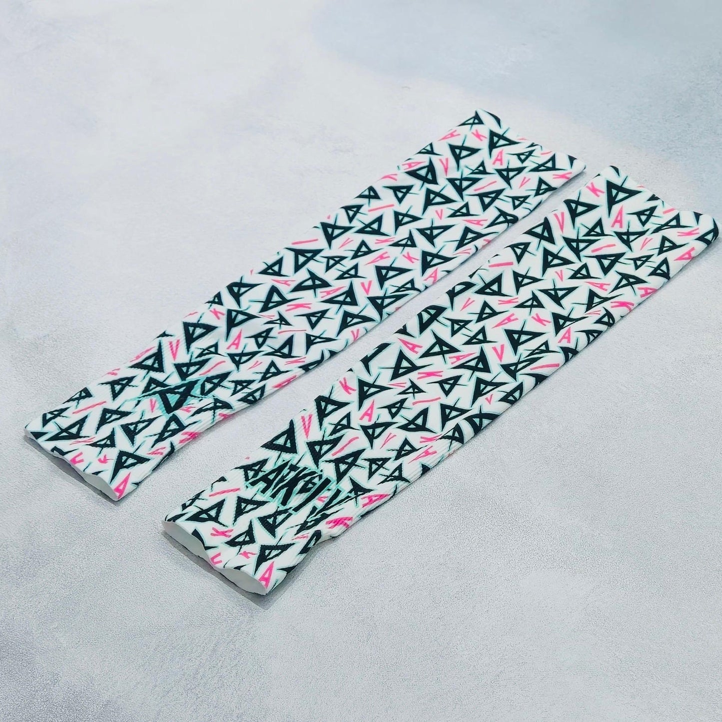 AKIV Lightweight Quick Dry Running Sleeves | Limited Color | Blue & White
AKIV 輕盈快乾跑步手袖 | 藍白色