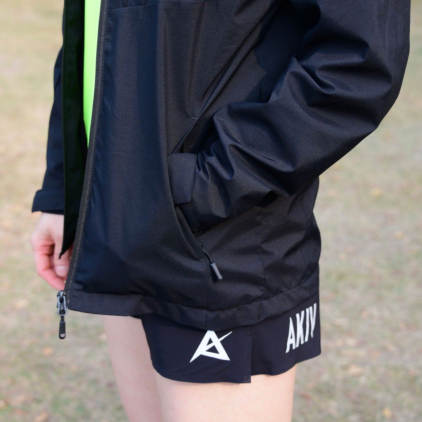 AKIV 防風跣水風褸男女款