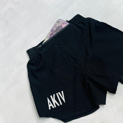 AKIV 2-in-1 Running Shorts 2" with Pockets Unisex | inner tight | Black
AKIV 2合1多功能2"跑步短褲連背袋男女款 | 平腳內膽版 | 黑色