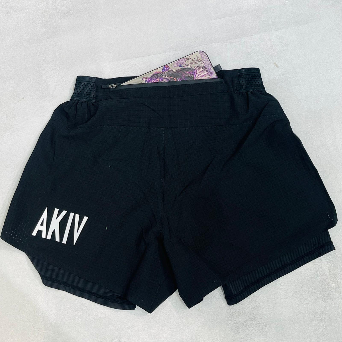 AKIV 2-in-1 Running Shorts 2" with Pockets Unisex | inner tight | Black
AKIV 2合1多功能2"跑步短褲連背袋男女款 | 平腳內膽版 | 黑色
