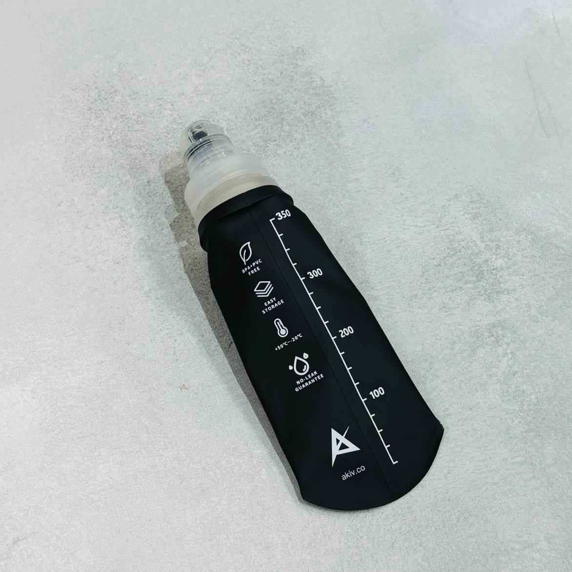 AKIV 2-in-1 Wide Opening Soft Water Flask 350ml | Foldable | Black
AKIV 2-in-1 闊口徑軟水樽 350ml | 扁身版 |  黑色