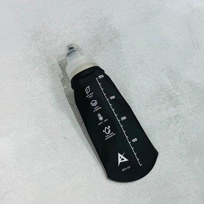 AKIV 2-in-1 Wide Opening Soft Water Flask 350ml | Foldable | Black
AKIV 2-in-1 闊口徑軟水樽 350ml | 扁身版 |  黑色