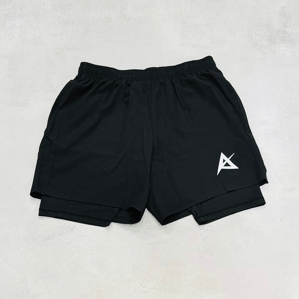 AKIV  2-in-1 Training Shorts Unisex | Onyx Black
AKIV 二合一訓練短褲男女款 | 曜石黑 