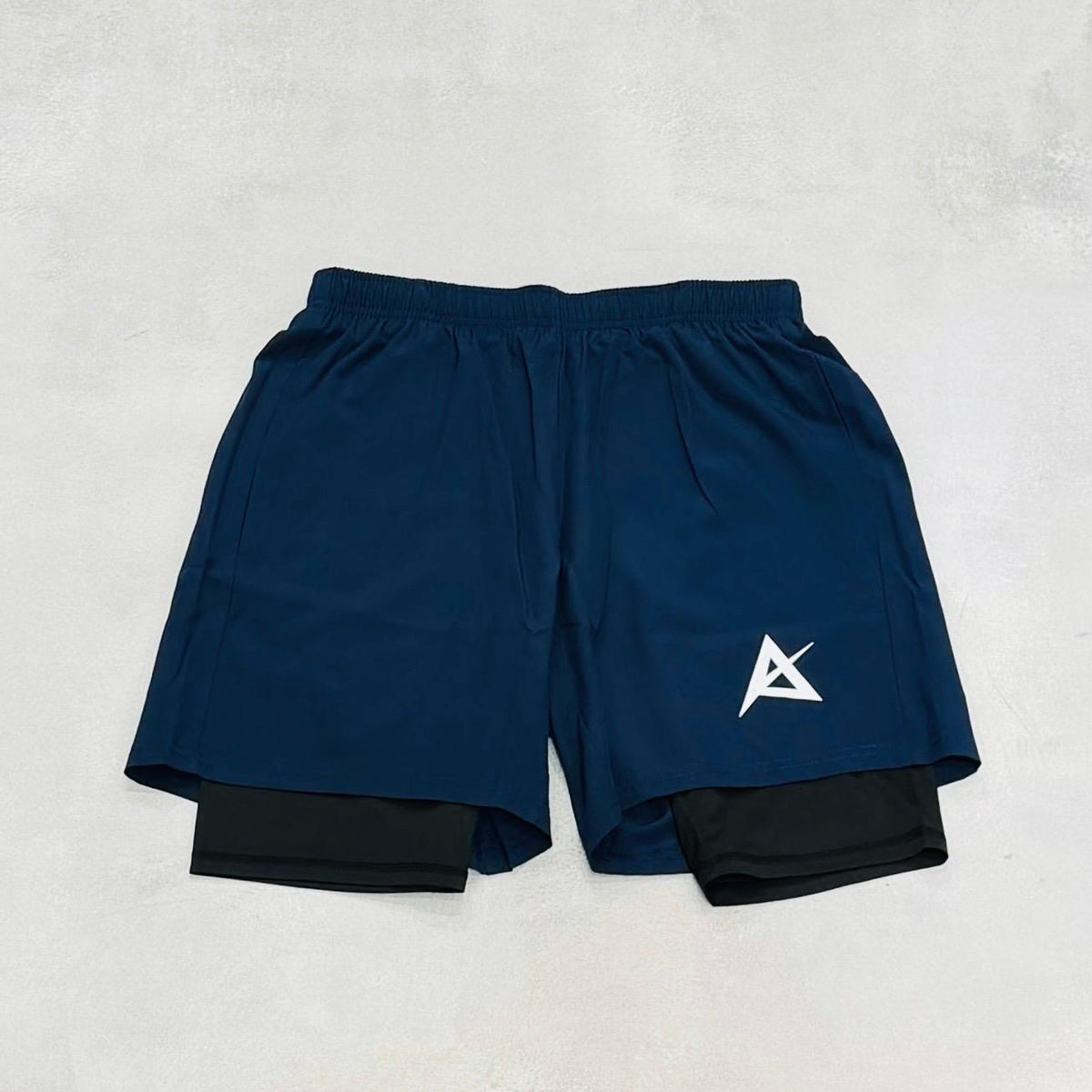 AKIV  2-in-1 Training Shorts Unisex | Deep Ocean Blue
AKIV 二合一訓練短褲男女款 | 深海藍
