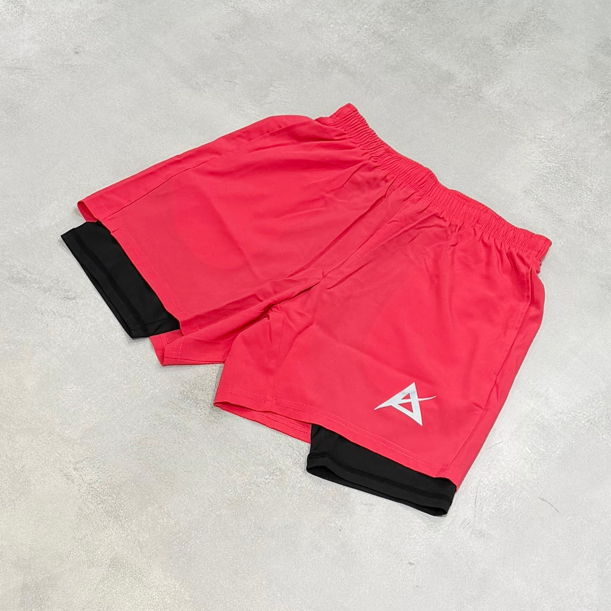 AKIV  2-in-1 Training Shorts Unisex | Flame Red
AKIV 二合一訓練短褲男女款 | 熾焰紅