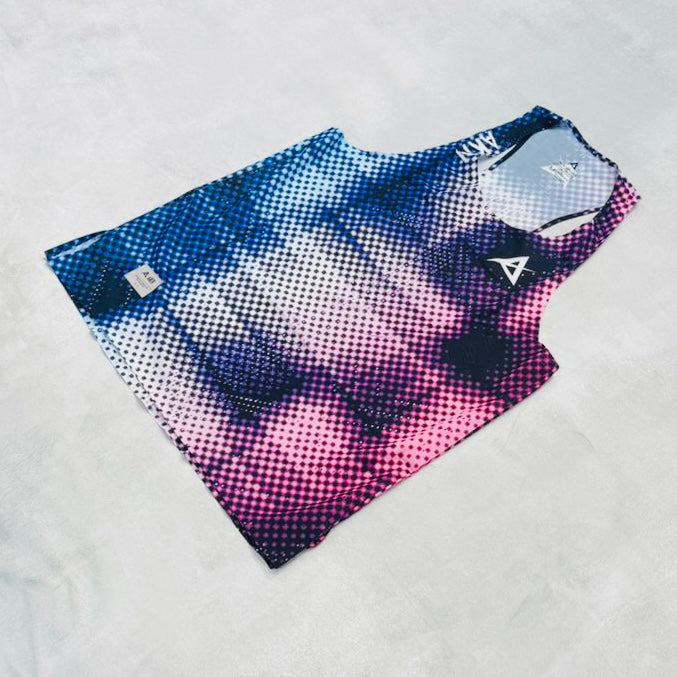 AKIV AeroPro Singlet Unisex | Neon Pixel
AKIV 空力競速背心男女款 | 霓虹像素