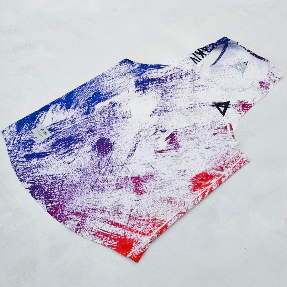 AKIV AeroPro Singlet Unisex | City Splash Speed
AKIV 空力競速背心男女款 | 雙焰筆觸競賽