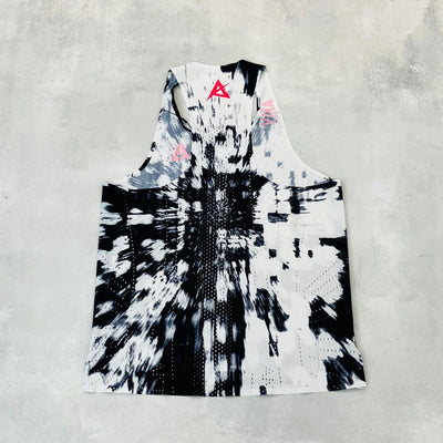 AKIV AeroPro Singlet Unisex | Monochrome Pulse
AKIV 空力競速背心男女款 | 黑白脈衝跑