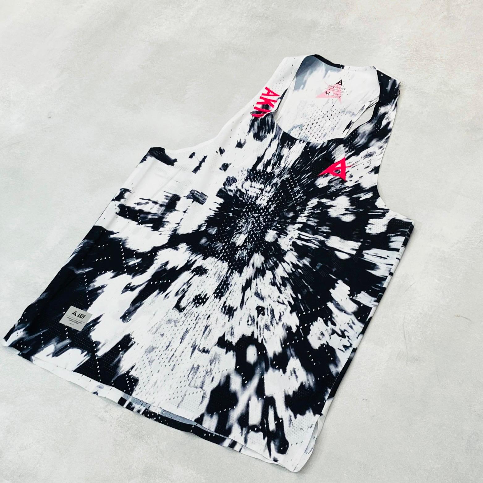AKIV AeroPro Singlet Unisex | Monochrome Pulse
AKIV 空力競速背心男女款 | 黑白脈衝跑