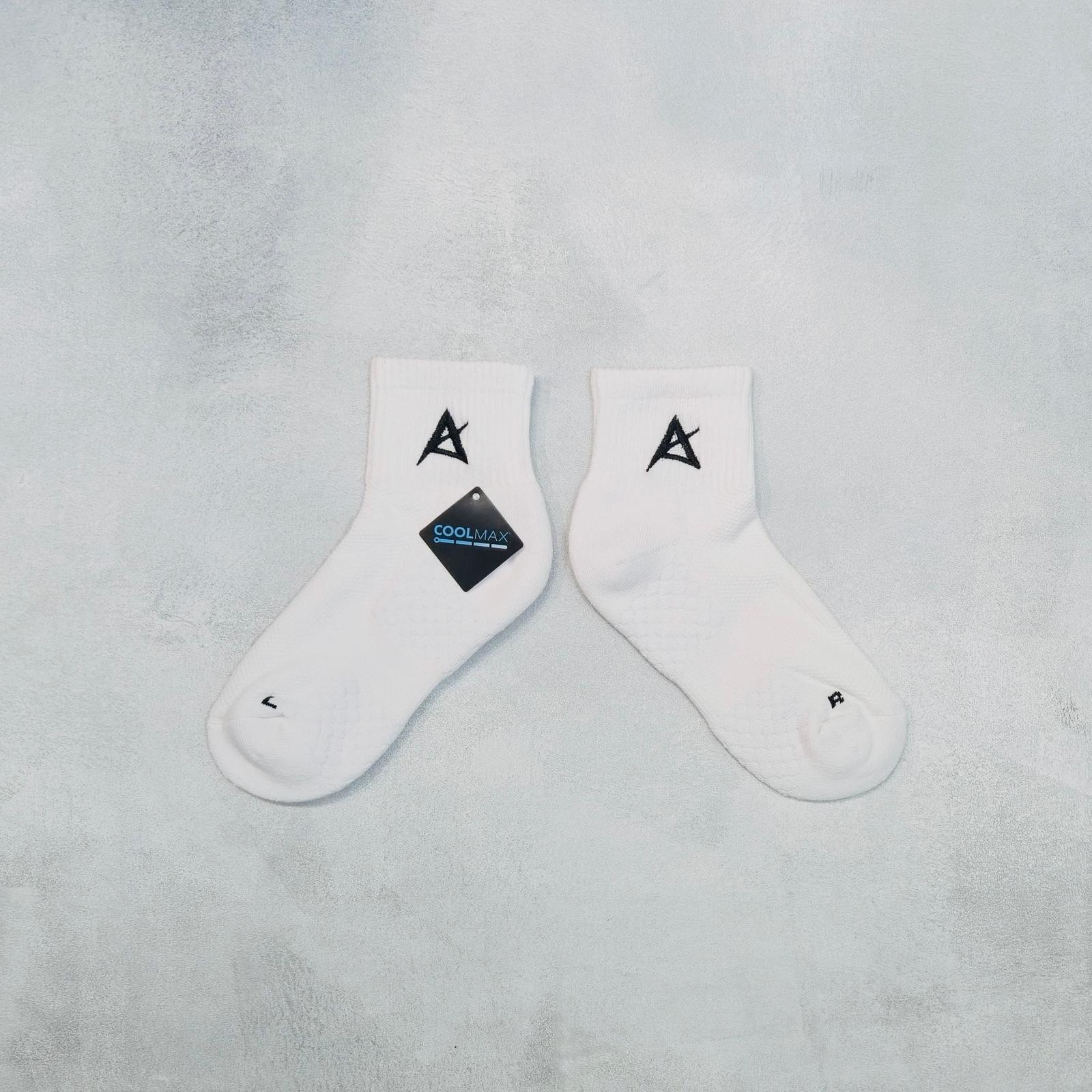 AKIV Mid-Cut Coolmax Running White Socks Unisex | Free Size | Black A Edition
AKIV 中筒Coolmax白色跑步襪男女款 | 均碼 | 黑色A版