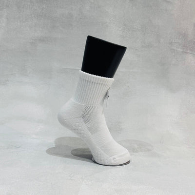AKIV Mid-Cut Coolmax Running White Socks Unisex | Free Size | Black A Edition
AKIV 中筒Coolmax白色跑步襪男女款 | 均碼 | 黑色A版