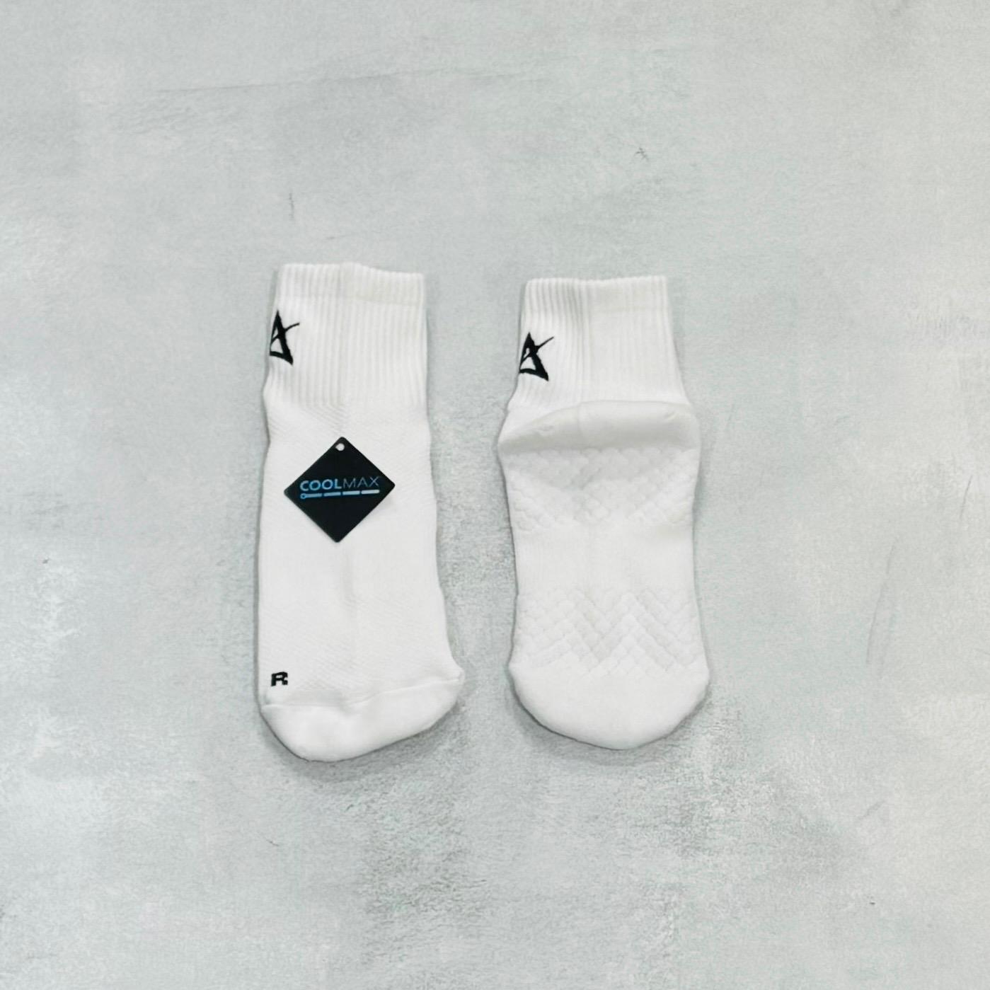 AKIV Mid-Cut Coolmax Running White Socks Unisex | Free Size | Black A Edition
AKIV 中筒Coolmax白色跑步襪男女款 | 均碼 | 黑色A版