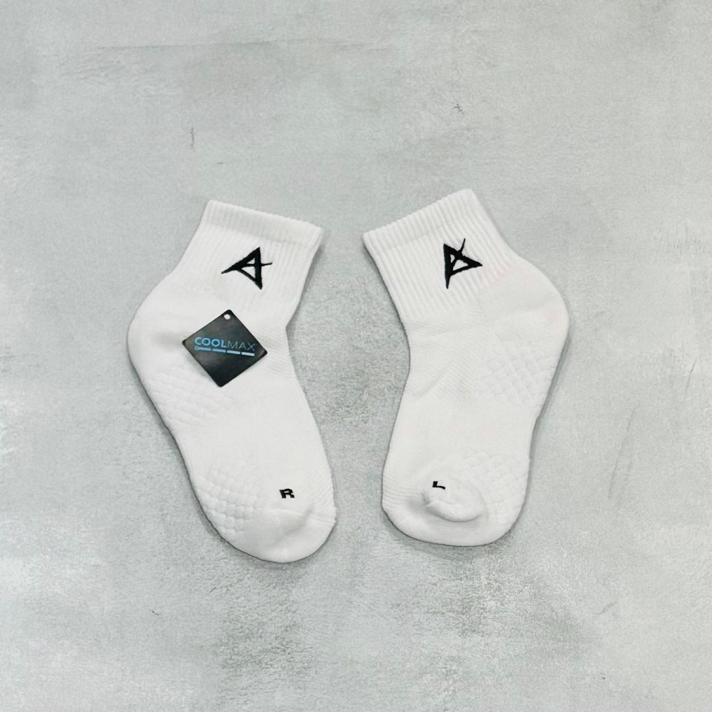 AKIV Mid-Cut Coolmax Running White Socks Unisex | Free Size | Black A Edition
AKIV 中筒Coolmax白色跑步襪男女款 | 均碼 | 黑色A版