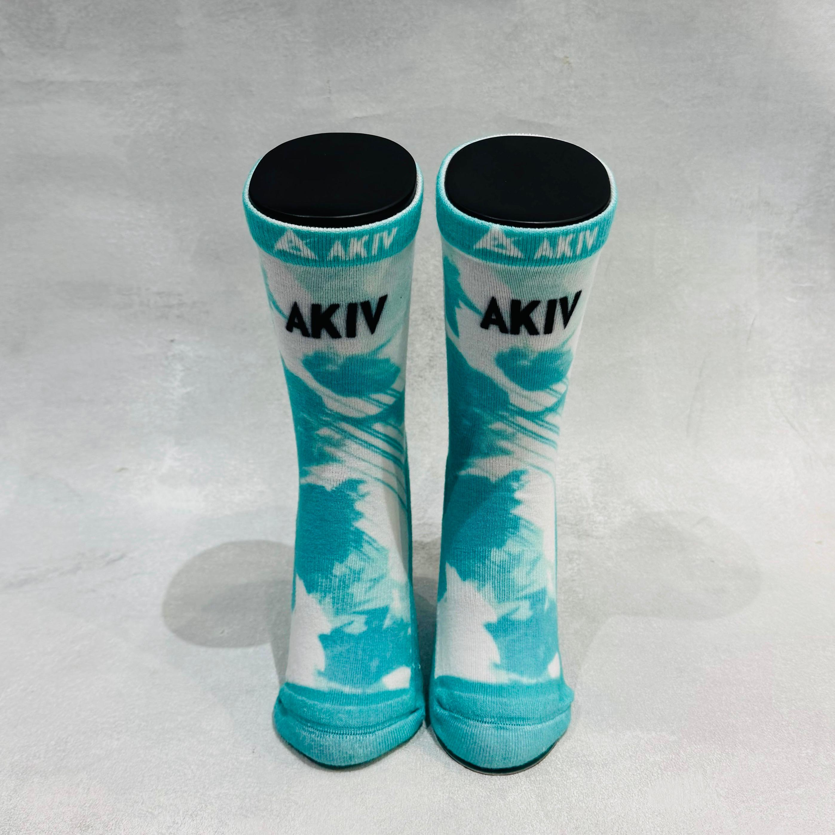 AKIV High-Cut Coolmax Light Cushion Running Socks Unisex | Free Size | Lake Emerald Shadow
AKIV 高筒Coolmax輕氣墊跑步襪男女款 | 均碼 | 翡翠湖畔影