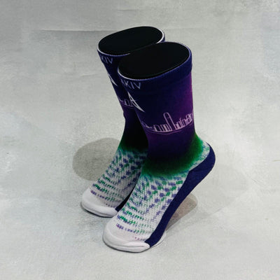 AKIV High-Cut Coolmax Light Cushion Running Socks Unisex | Free Size | Victoria Harbour Glow Run
AKIV 高筒Coolmax輕氣墊跑步襪男女款 | 均碼 | 維港流光